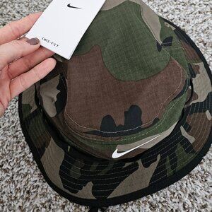 Mans nike just do it hat size L/XL